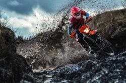 开云体育登录-当足球遇见F1，卡塔尔的战术节奏与C罗的赛道统治力