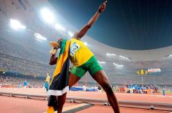 开云体育登录-当传奇照进现实，詹姆斯攻防两端的绝对统治，骑士力克鹈鹕的背后叙事