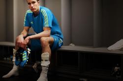 开云体育直播-冰与火的交锋，波兰队鏖战瑞典队，张本智和惊艳四座