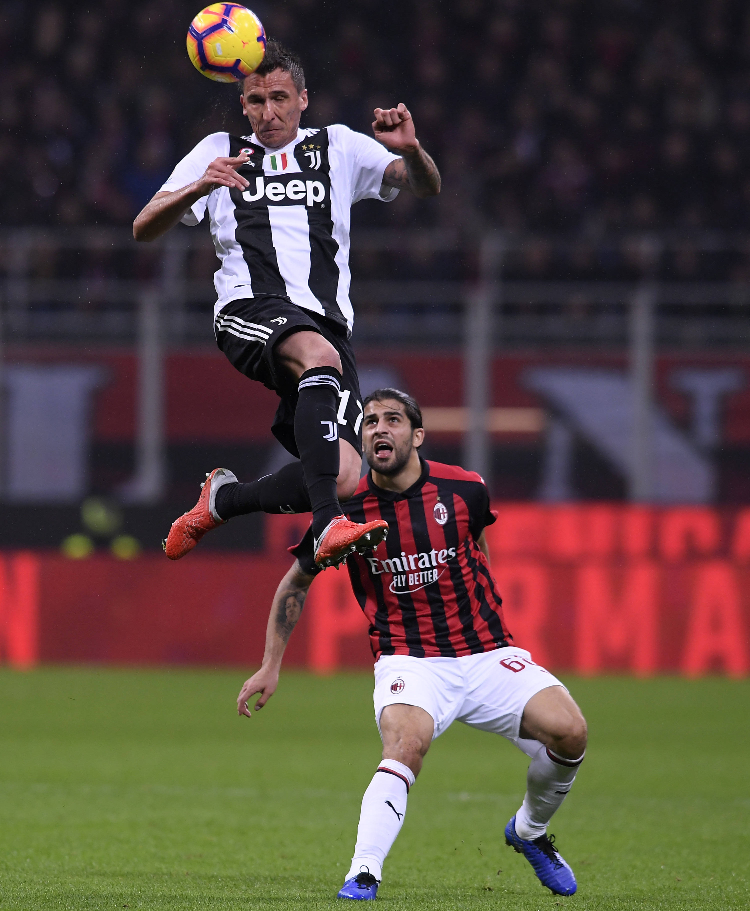 AC米兰遭遇惨败，劲敌反超取得领先优势的简单介绍