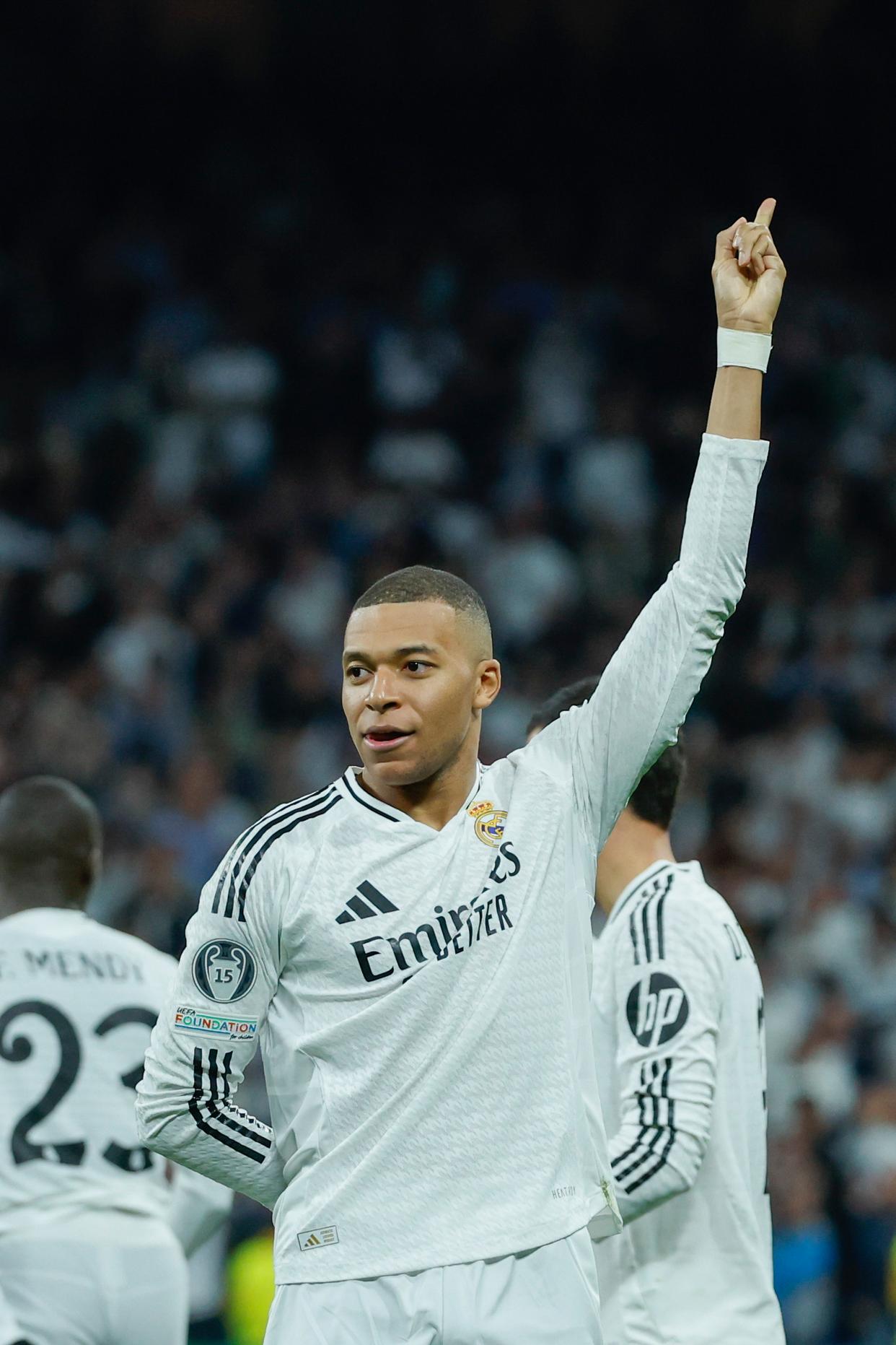 皇马巨星闪耀，晋级欧冠半决赛