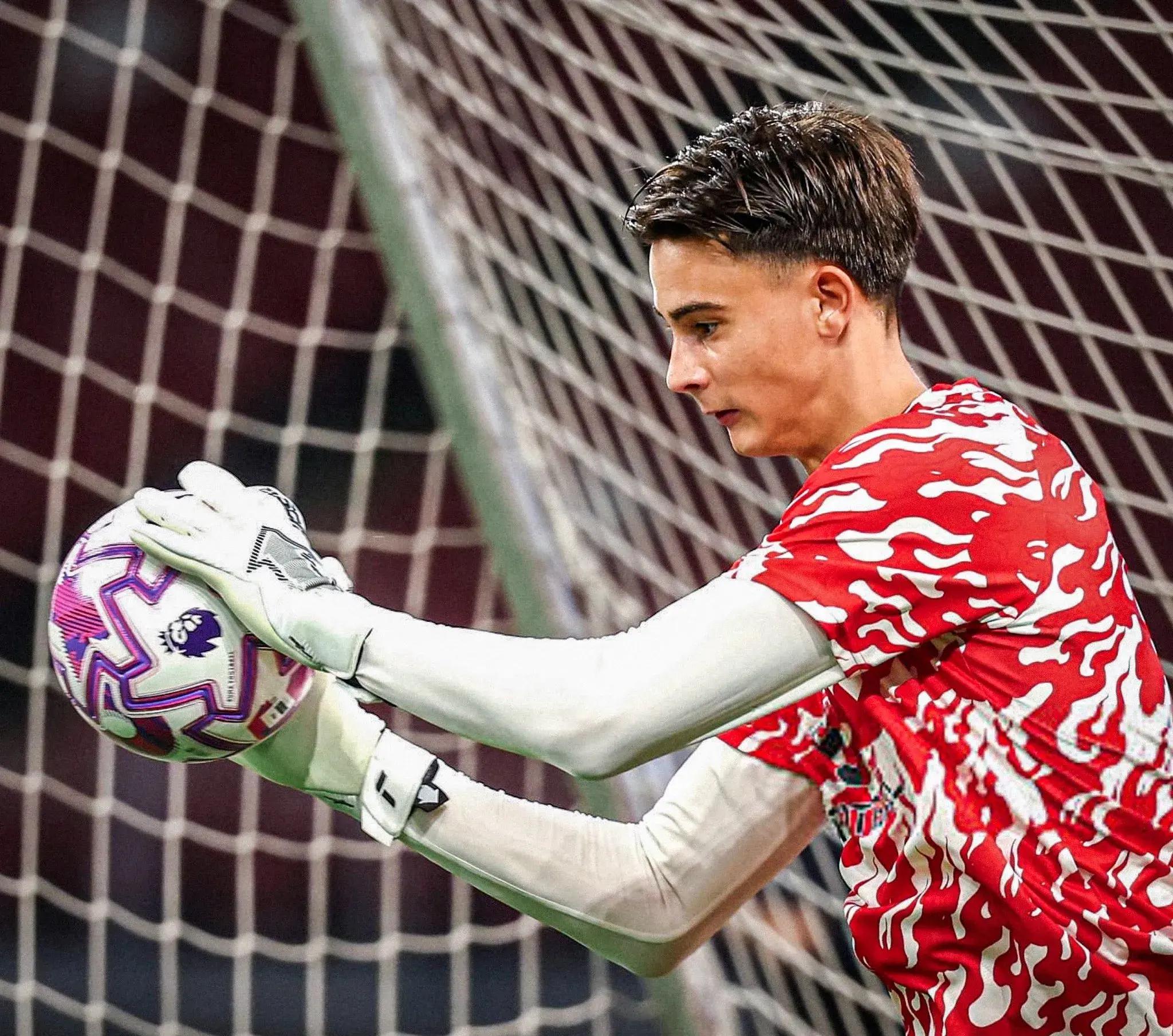 包含阿森纳门将精彩扑救,帮助球队逼平对手的词条 包含阿森纳门将精彩扑救,帮助球队逼平对手的词条