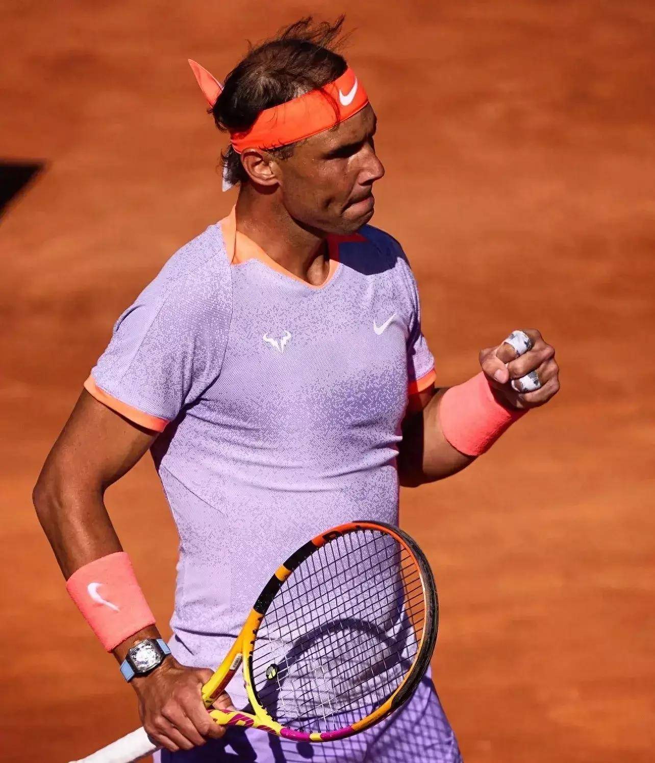 格拉纳达主场力克劲敌，气质非凡