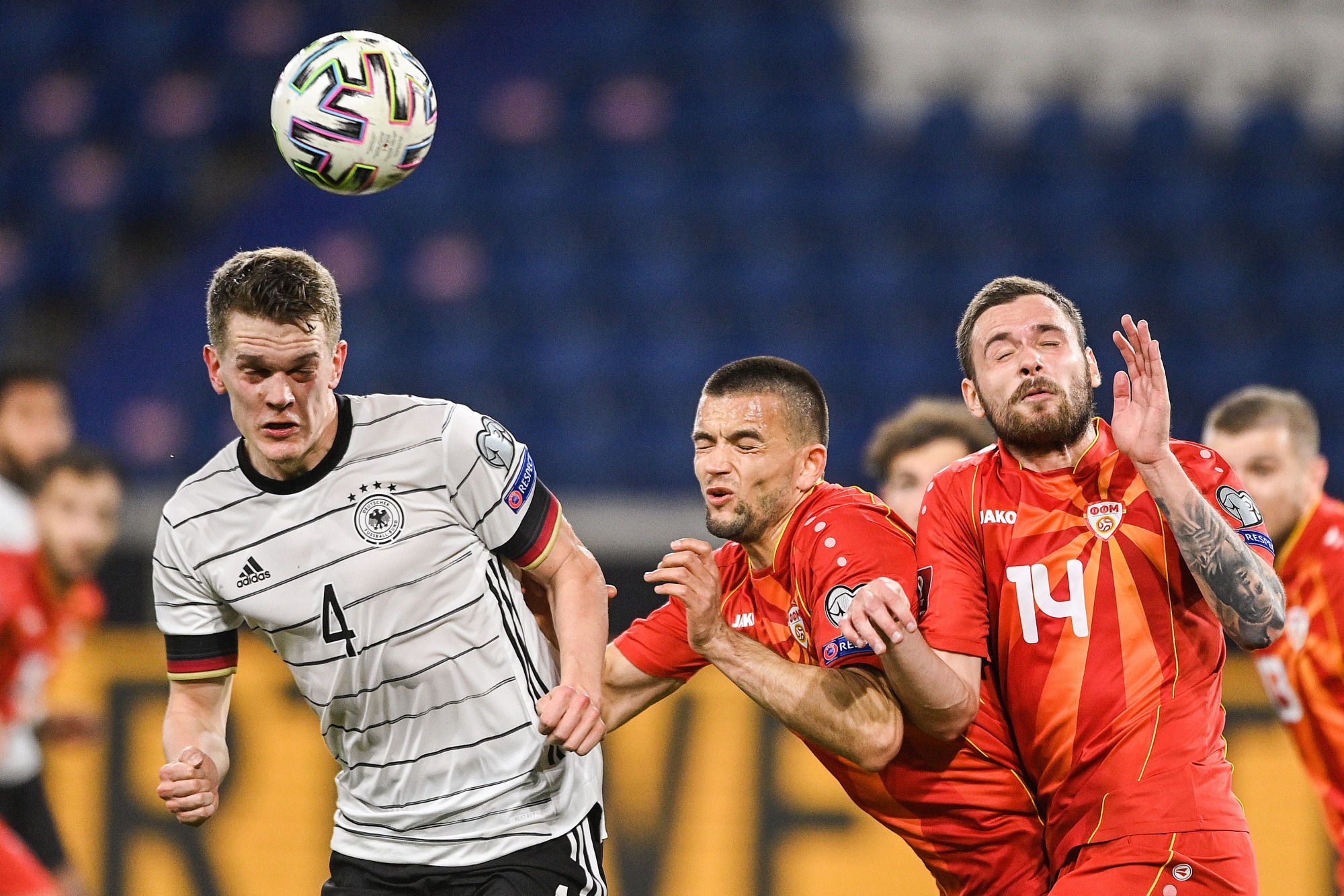 意大利队与北马其顿队展开激烈对决