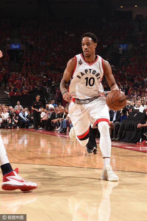 76人碾压吉林队,德罗赞惊艳四座 76人碾压吉林队,德罗赞惊艳四座