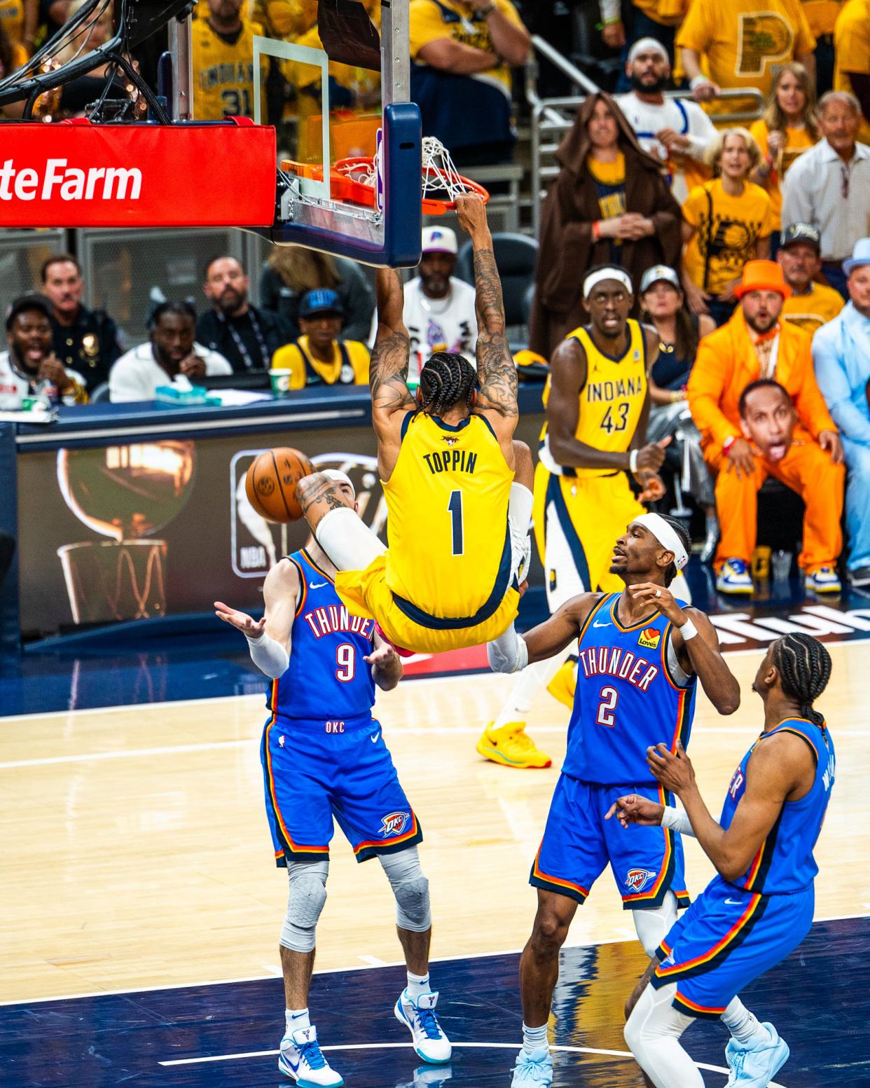 包含掘金险胜国王，克莱状态火热的词条