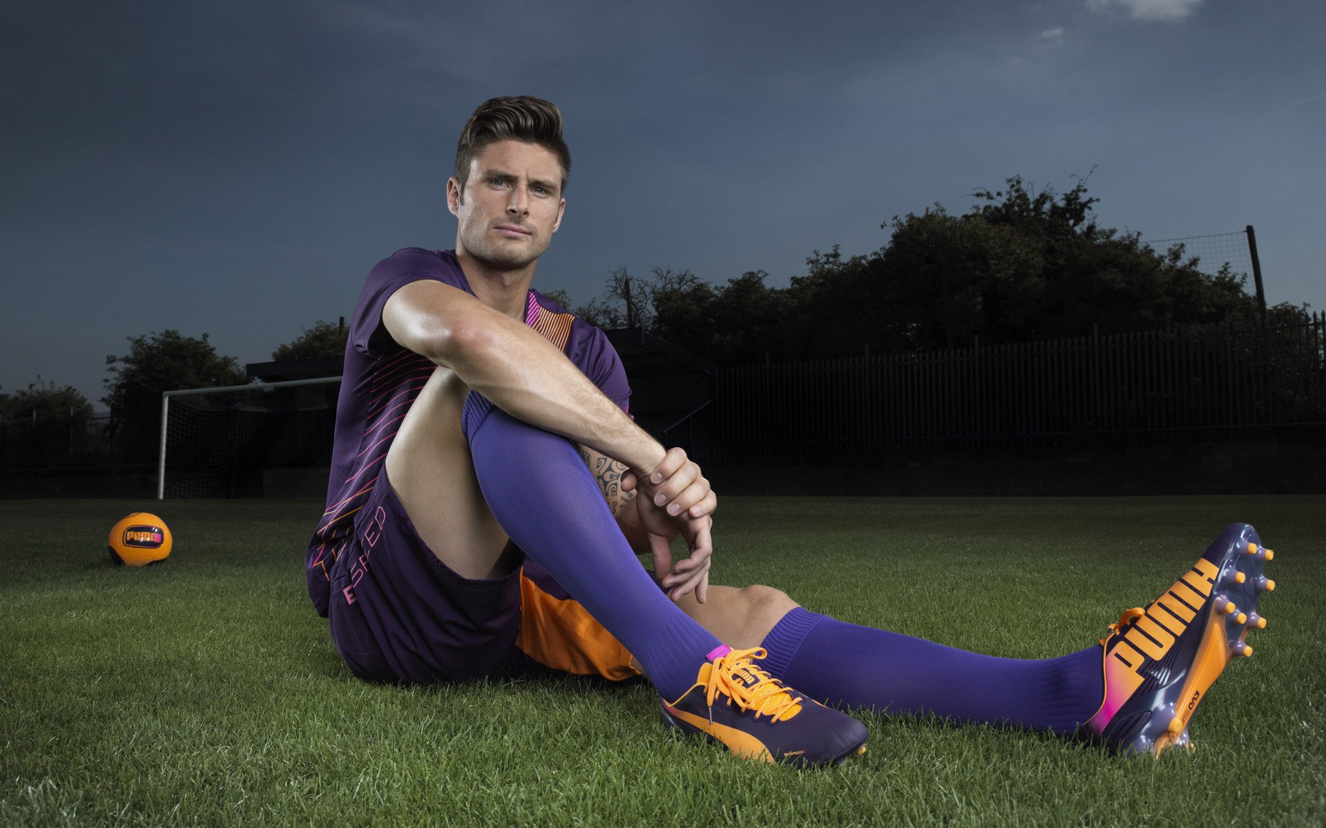 赛道与球场,当F1揭幕战之夜遇见布伦森的决胜时刻