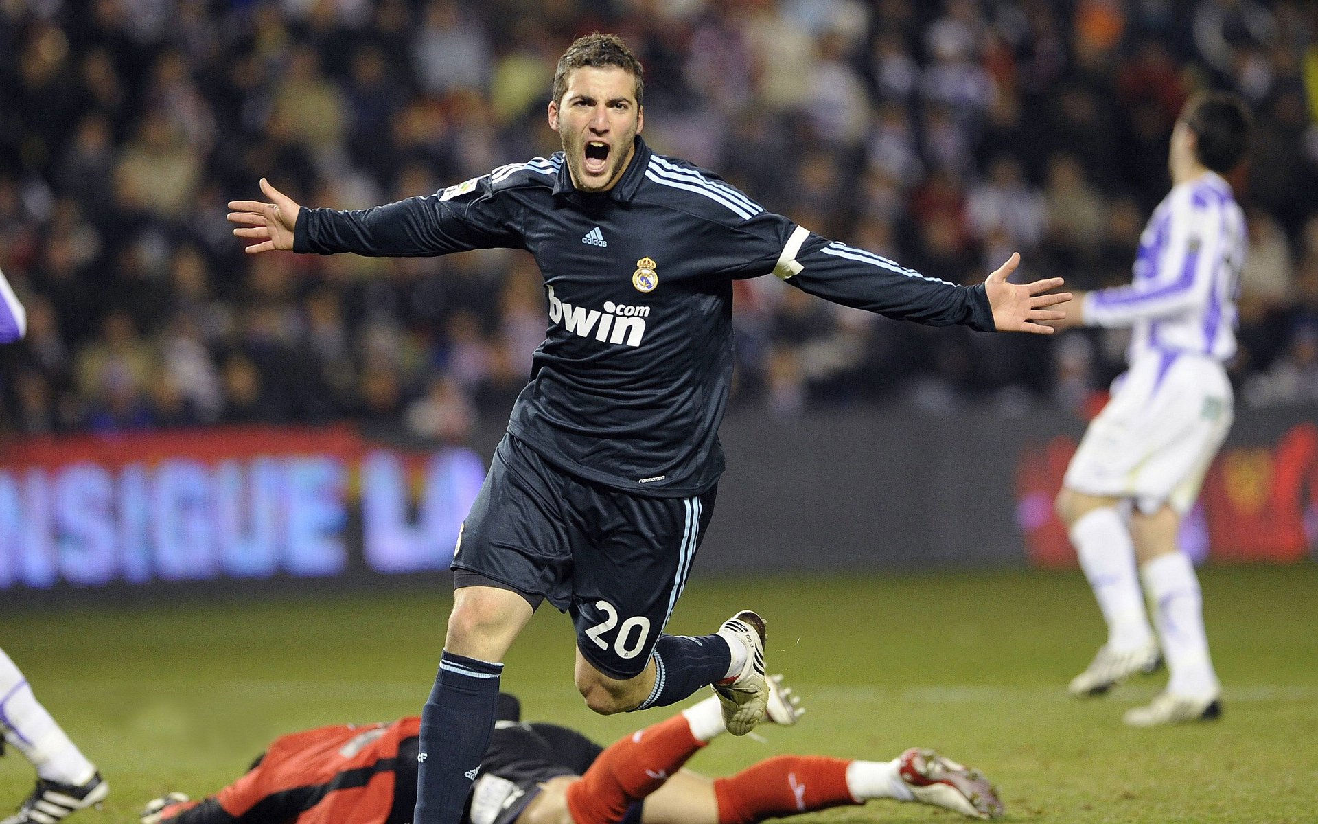 奥运周期关键战，加维接管比赛，贝蒂斯式防守锁死波兰