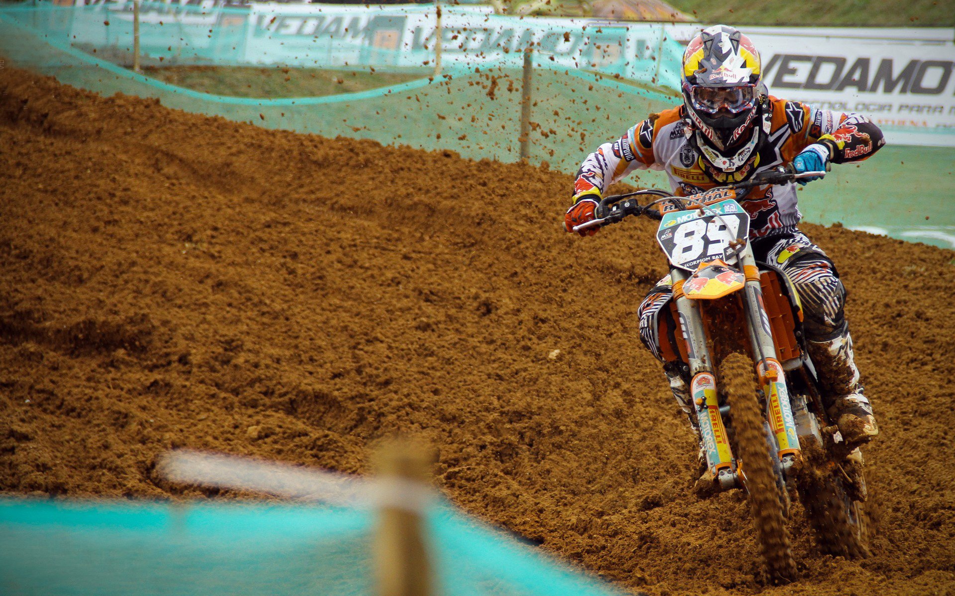 字母哥末节觉醒，雄鹿逆转独行侠捍卫主场